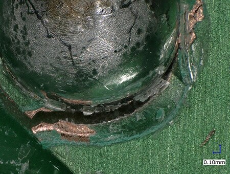 Betrachtung von Lötrissen aus der Schräge (100x)