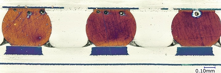 Betrachtung von Lunkern in Lotkugeln auf BGA-Querschnitten