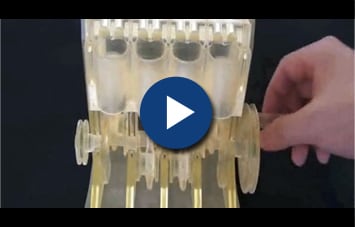 In diesem Video sehen Sie, wie von 0,3 mm dünnen Platten bis hin zu ganzen Motoren alles gedruckt werden kann. 