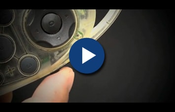 Verwendung des AGILISTA im Büro! Sehen Sie sich in dem Video an, wie eine Fernbedienung gedruckt wird. 